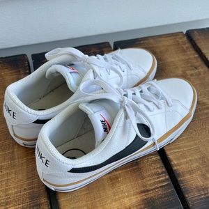 Womens Nike Court Side Legacy